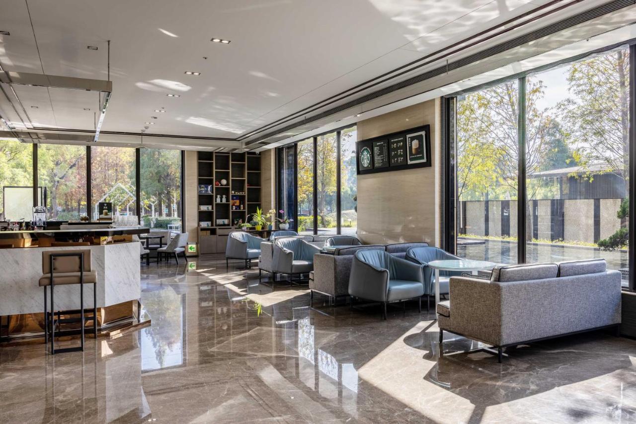 Hsin Hotel Chiayi Exterior foto The lounge at the airport