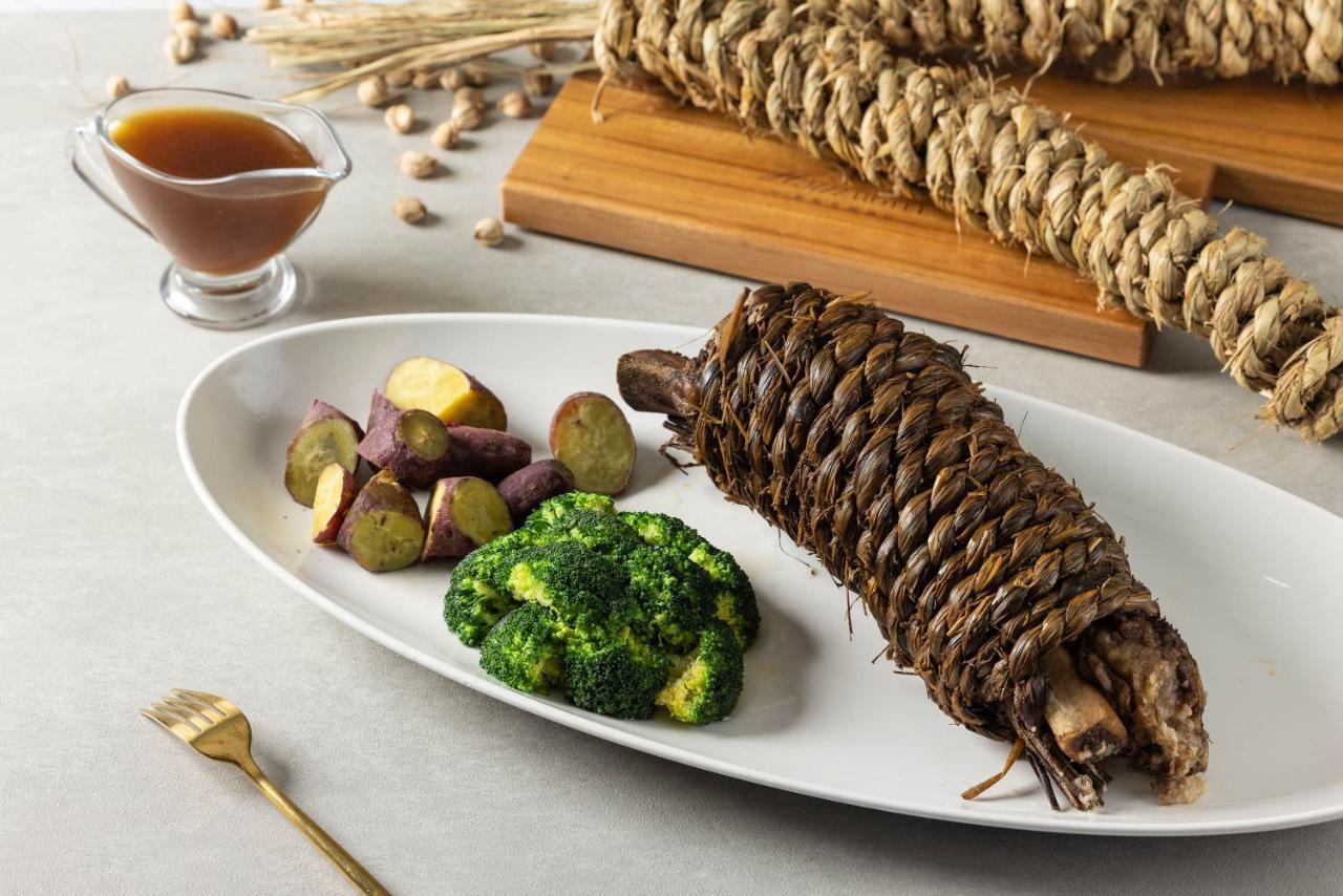 Hsin Hotel Chiayi Exterior foto A prepared artichoke heart