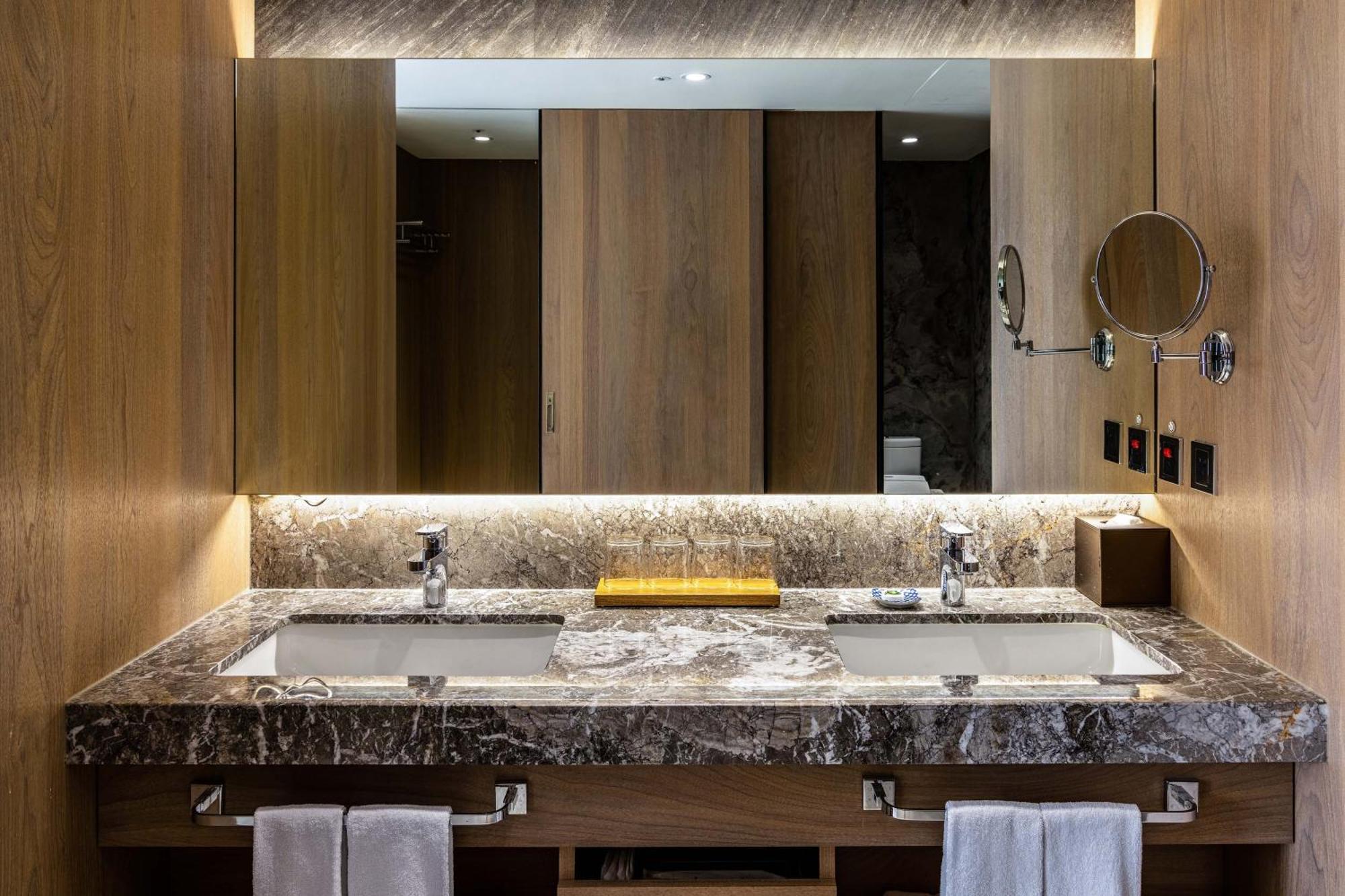 Hsin Hotel Chiayi Exterior foto Bathroom