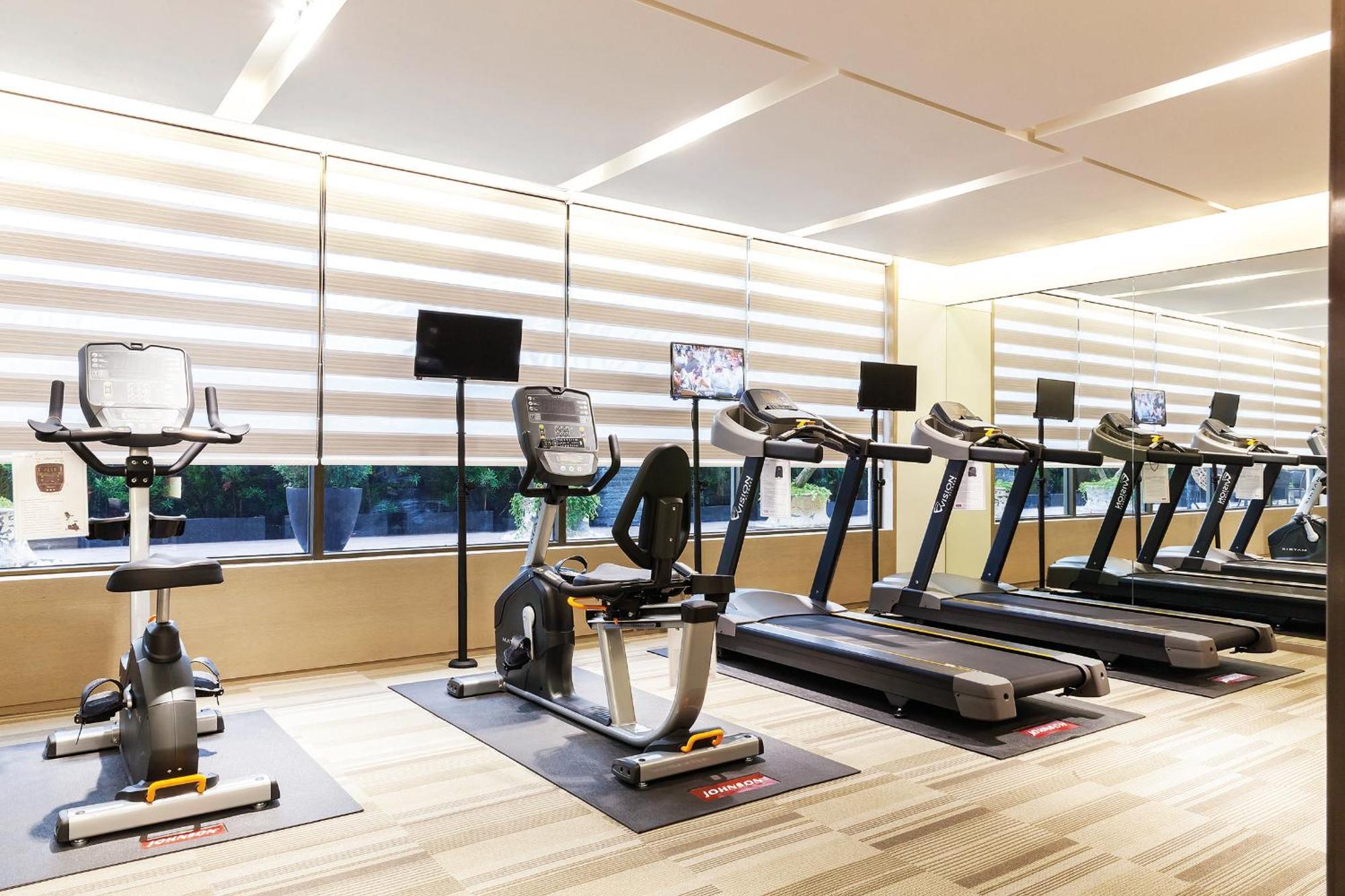 Hsin Hotel Chiayi Exterior foto The gym at the hotel