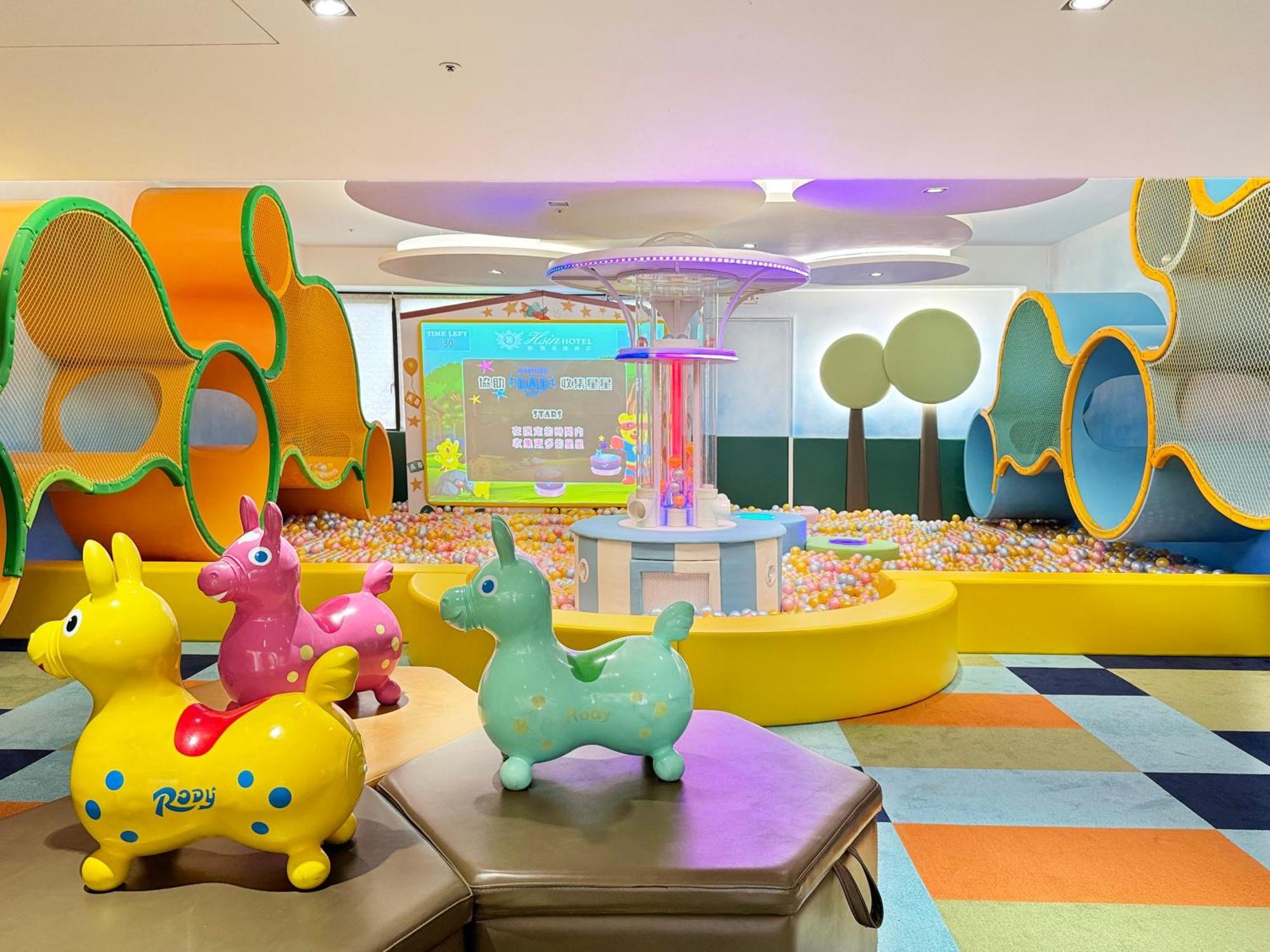 Hsin Hotel Chiayi Exterior foto The Kiddie Playground